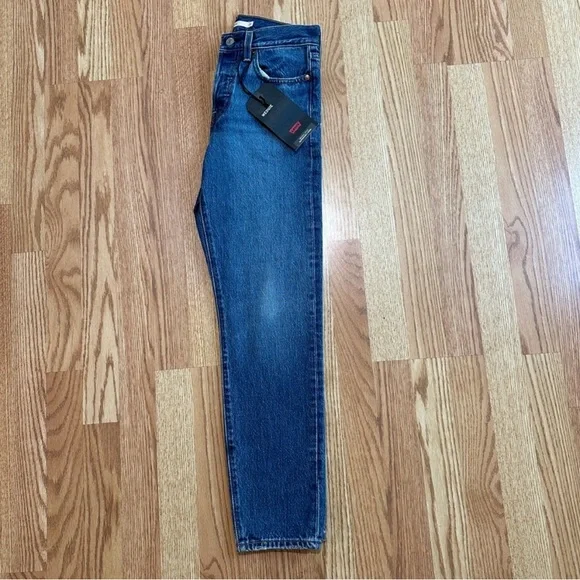 Levi's Wedgie Jean - Picture 4 of 9